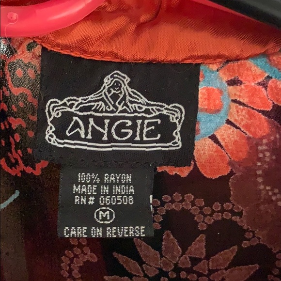 Assortment of clothes - Picture 7 of 16